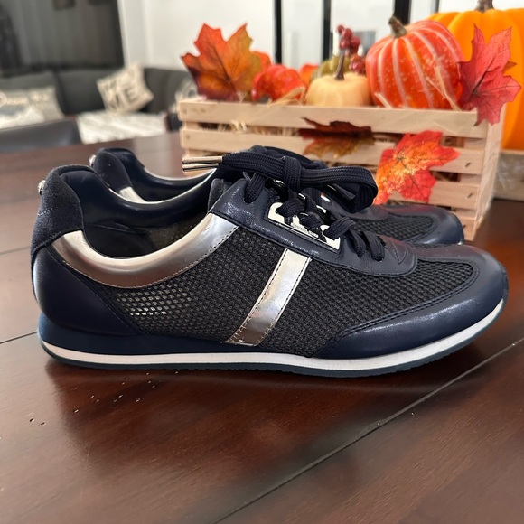 MICHAEL Michael Kors Maggie Trainer navy blue size 9 - Picture 1 of 10